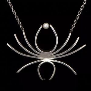 🕷Vintage Sterling Silver Spider/Pearl Necklace🕷
